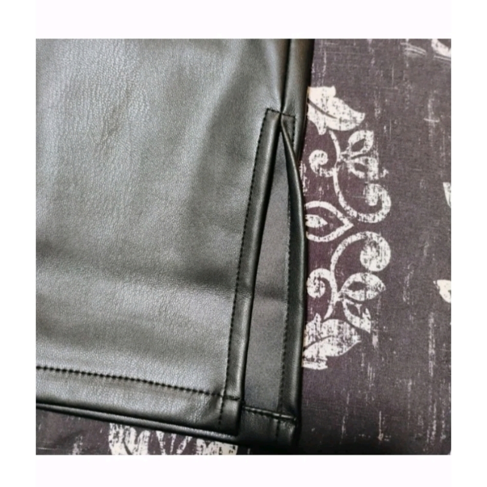 Vibrant Sleek Black Straight Leg Pants - Picture 3 of 9